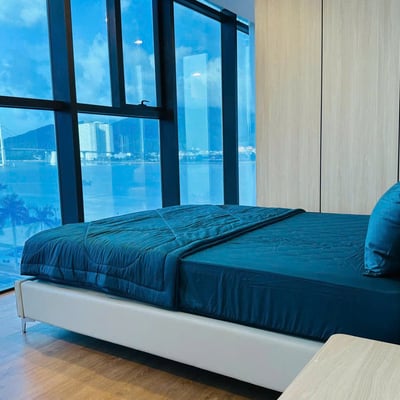Luxuriöse, möblierte 3-Zimmer-Wohnung mit Panoramablick auf den Fluss in Da Nang zu vermieten, Vietnam