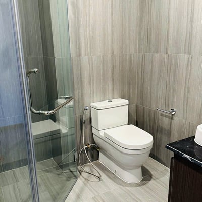 Luxuriöse, möblierte 3-Zimmer-Wohnung mit Panoramablick auf den Fluss in Da Nang zu vermieten, Vietnam