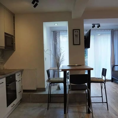 Location longue durée d’un studio de 30 m² dans le centre de Cracovie, Pologne