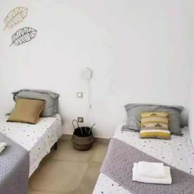 Аренда квартиры в Аликанте, Испания – 40 м², 2 спальни