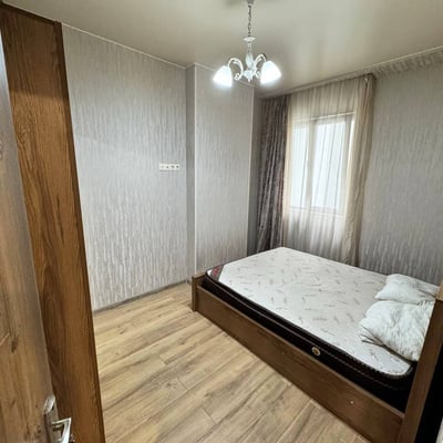 Helle und gemütliche 2-Schlafzimmer-Wohnung zur Miete, Batumi, Georgien