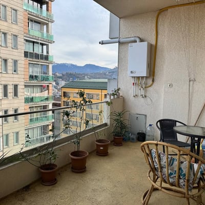 Helle und gemütliche 2-Schlafzimmer-Wohnung zur Miete, Batumi, Georgien