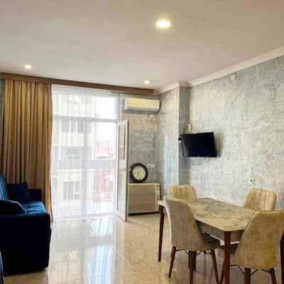 Geräumige möblierte 50 m² Wohnung mit separatem Schlafzimmer zur Miete, Batumi, Georgien