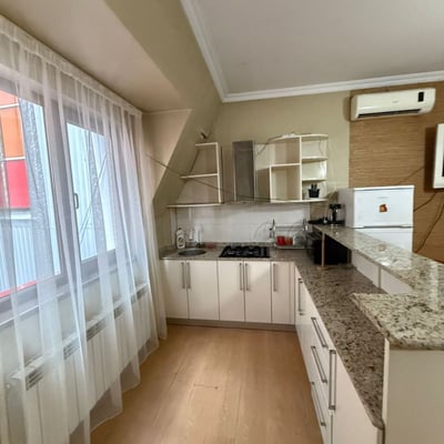 Alquiler de casa cómoda, Batumi, Georgia