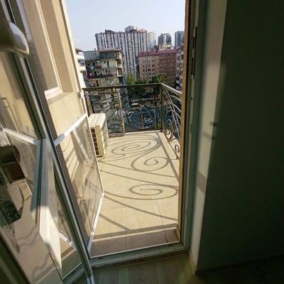 Location appartement confortable meublé, 54 m², Batumi, Géorgie