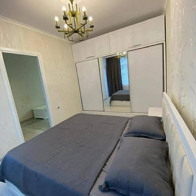 Geräumige Wohnung 80 m² mit neuer Renovierung zur Langzeitmiete in Batumi, Georgien