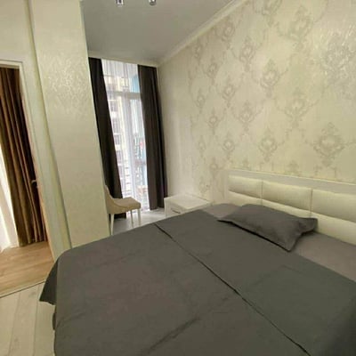 Geräumige Wohnung 80 m² mit neuer Renovierung zur Langzeitmiete in Batumi, Georgien