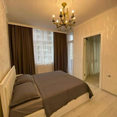 Geräumige Wohnung 80 m² mit neuer Renovierung zur Langzeitmiete in Batumi, Georgien