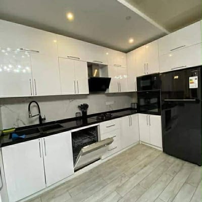 Geräumige Wohnung 80 m² mit neuer Renovierung zur Langzeitmiete in Batumi, Georgien