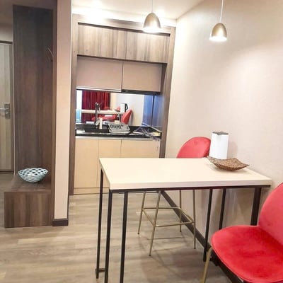 Location appartement moderne meublé, 49 m², Batumi, Géorgie