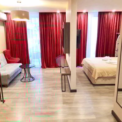 Location appartement moderne meublé, 49 m², Batumi, Géorgie