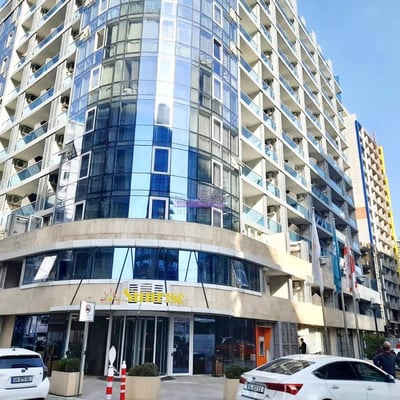 Location appartement moderne meublé, 49 m², Batumi, Géorgie