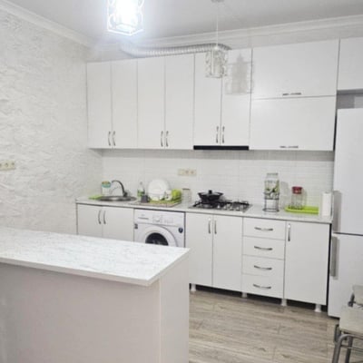 Location appartement moderne, meublé, proche de la mer, 45 м², Batumi, Géorgie