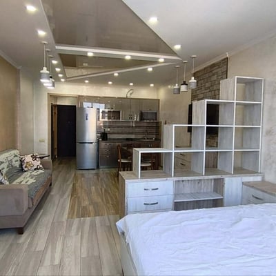 Alquiler de estudio luminoso y espacioso con vista a la montaña, 43 m², Batumi, Georgia