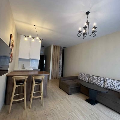 Location d'un studio propre et lumineux avec balcon, 40 m², Batoumi, Géorgie