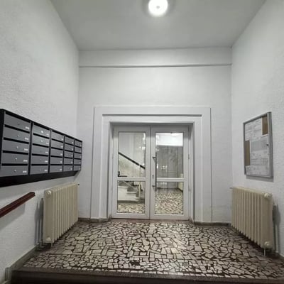 Location longue durée d’un appartement de 3 pièces, 94 m², à Bucarest, Roumanie