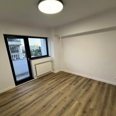 Location longue durée d’un appartement de 3 pièces, 94 m², à Bucarest, Roumanie