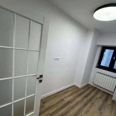 Location longue durée d’un appartement de 3 pièces, 94 m², à Bucarest, Roumanie
