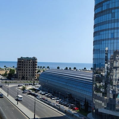 Location d’un appartement moderne de 3 pièces avec vue sur la mer, Baku White City, Bakou, Azerbaïdjan
