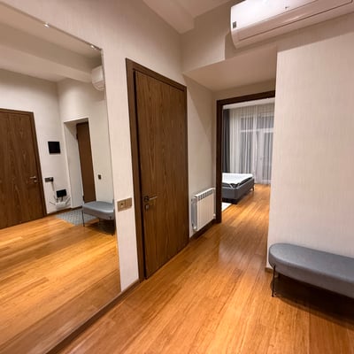 Location d’un appartement moderne de 3 pièces avec vue sur la mer, Baku White City, Bakou, Azerbaïdjan