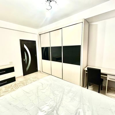 Аренда двухкомнатной квартиры с балконом, 50 м², Бухарест, сектор 6, Румыния