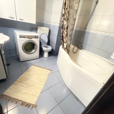 Miete einer hellen, möblierten 3-Zimmer-Wohnung, Sektor 6, Bukarest, Rumänien