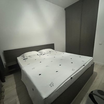 Alquiler de un cómodo apartamento de 2 habitaciones, 60 m², Bucarest, Sector 6, Rumanía