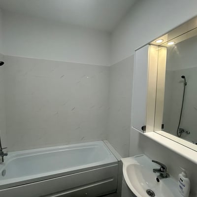 Alquiler de un cómodo apartamento de 2 habitaciones, 60 m², Bucarest, Sector 6, Rumanía