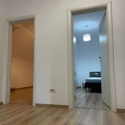 Location d’un penthouse premium en duplex de 130 m² avec quatre pièces, secteur 6, Bucarest, Roumanie