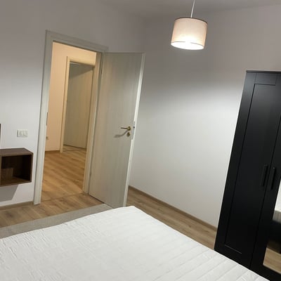 Location d’un penthouse premium en duplex de 130 m² avec quatre pièces, secteur 6, Bucarest, Roumanie