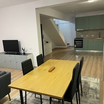 Location d’un penthouse premium en duplex de 130 m² avec quatre pièces, secteur 6, Bucarest, Roumanie