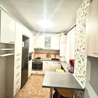 Аренда светлой, меблированной трёхкомнатной квартиры, сектор 6, Бухарест, Румыния