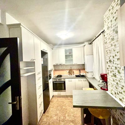 Аренда светлой, меблированной трёхкомнатной квартиры, сектор 6, Бухарест, Румыния