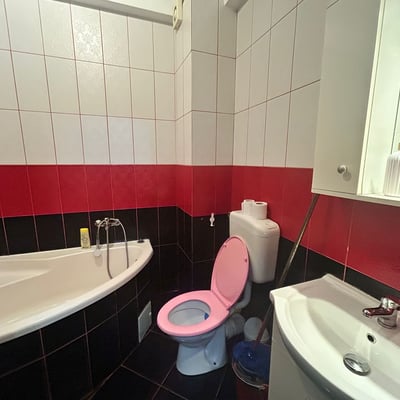 Alquiler de un cómodo y luminoso apartamento de 2 habitaciones, Sector 6, Bucarest, Rumanía