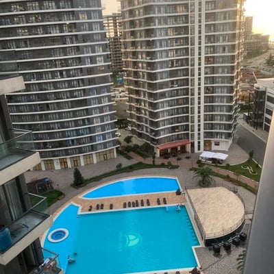 Location d'un appartement meublé et confortable, 75 m², complexe White Sails, Batumi, Géorgie