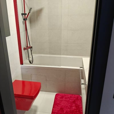 Alquiler de apartamento amplio y completamente amueblado, 68 m², Batumi, Georgia