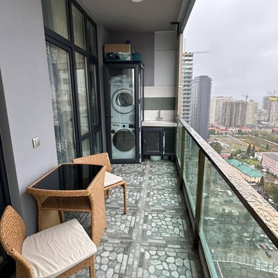 Alquiler de apartamento amplio y completamente amueblado, 70 m², Batumi, Georgia