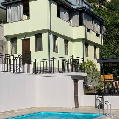 Alquiler de casa de lujo con piscina, Batumi, Georgia