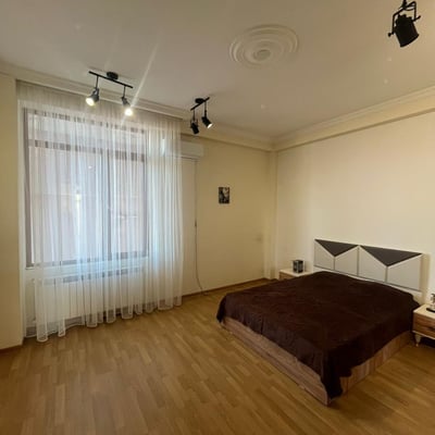 Alquiler de apartamento espacioso, elegante, 147 m², Batumi, Georgia