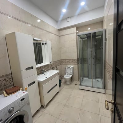 Alquiler de apartamento espacioso, elegante, 147 m², Batumi, Georgia