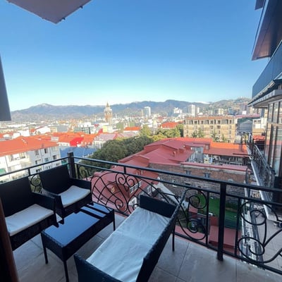 Alquiler de apartamento espacioso, elegante, 147 m², Batumi, Georgia