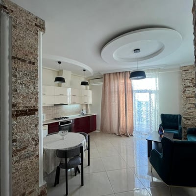 Alquiler de apartamento espacioso, elegante, 147 m², Batumi, Georgia