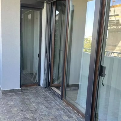 Location longue durée d’un appartement, 69 m², dans le quartier Campus – Université Ovidius, Constanța, Roumanie