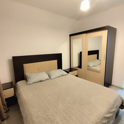 Alquiler de un apartamento amueblado de dos habitaciones con cocina independiente, Sector 6, Bucarest, Rumanía