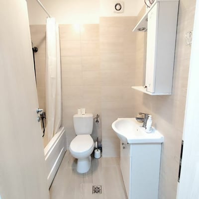 Alquiler de un apartamento amueblado de dos habitaciones con cocina independiente, Sector 6, Bucarest, Rumanía