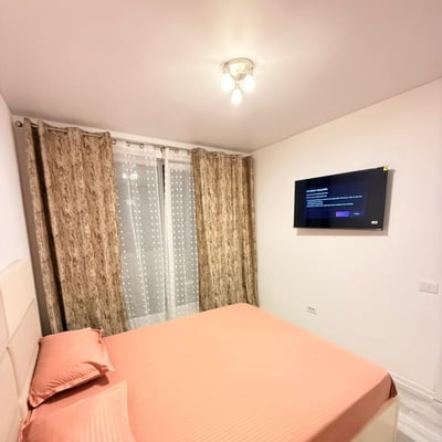 Аренда светлой меблированной двухкомнатной квартиры, сектор 6, Бухарест, Румыния