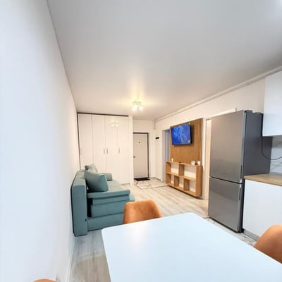 Аренда светлой меблированной двухкомнатной квартиры, сектор 6, Бухарест, Румыния