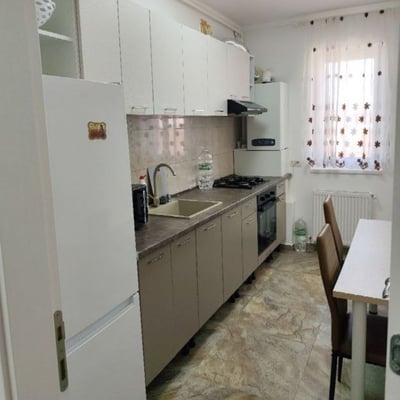 Location d’un appartement confortable et meublé de deux pièces, Bucarest, secteur 6, Roumanie