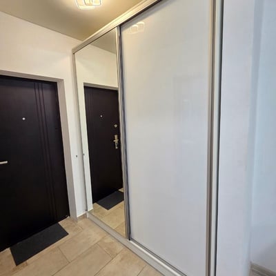 Miete einer möblierten Einzimmerwohnung, Bukarest, Sektor 6, Rumänien