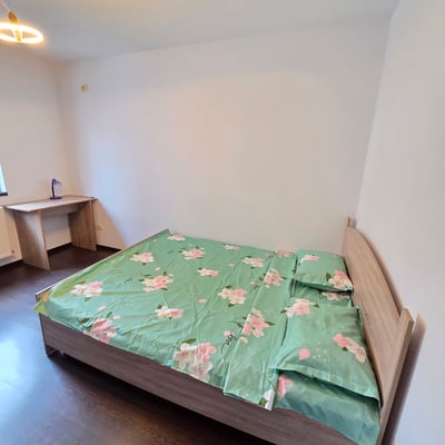 Vermietung einer geräumigen, möblierten Wohnung mit Balkon, Sektor 6, Bukarest, Rumänien